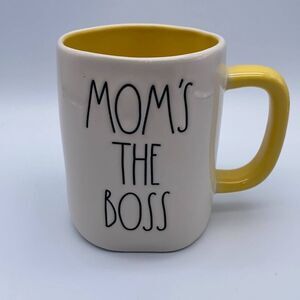 Rae Dunn MOM’S THE BOSS MUG